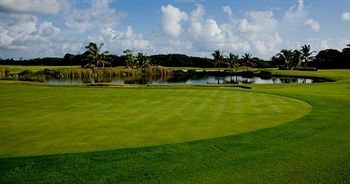 Imagen general del Punta Blanca Golf Y Beach Resort. Foto 8