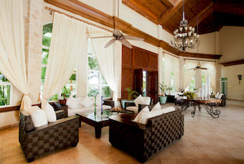 Imagen general del Punta Blanca Golf Y Beach Resort. Foto 12