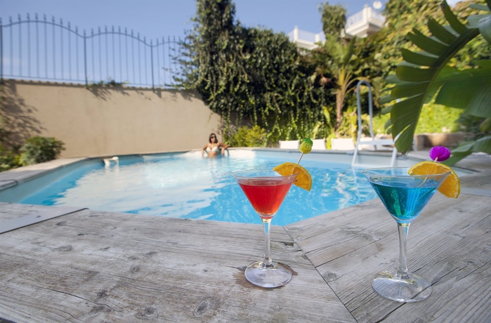 Imagen de la piscina del Purple. Foto 15