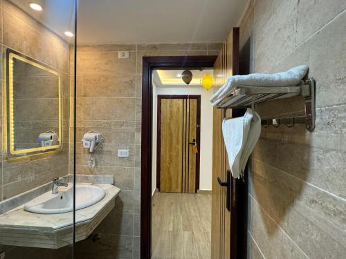 Imagen de la habitación del Pyramids Hotel, Giza. Foto 20