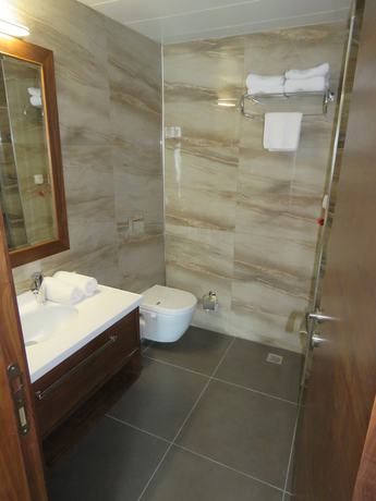 Imagen de la habitación del Q Hotel. Foto 6