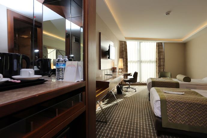 Imagen de la habitación del Q Hotel. Foto 9