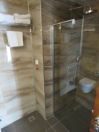 Imagen de la habitación del Q Hotel. Foto 13