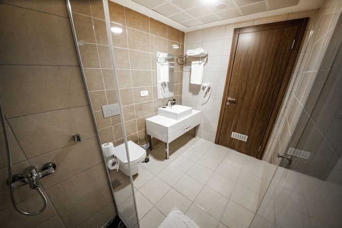 Imagen de la habitación del Qayser Deluxe Hotel. Foto 16