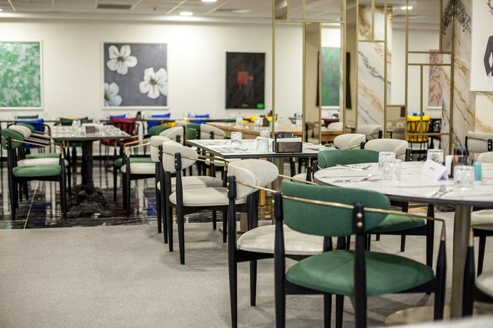 Imagen del bar/restaurante del Qayser Deluxe Hotel. Foto 9