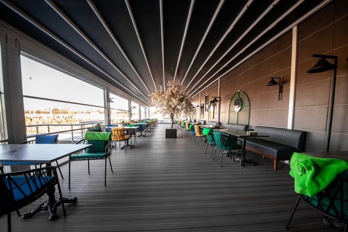 Imagen de los exteriores del Qayser Deluxe Hotel. Foto 18
