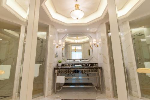 Imagen de la habitación del Qingdao Laoshan Bay Hotel. Foto 8