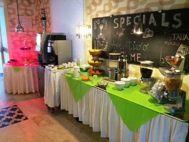 Imagen del bar/restaurante del Quadrifoglio Village. Foto 16
