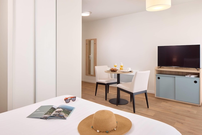 Imagen de la habitación del Quality Aparthotel Cherbourg. Foto 13