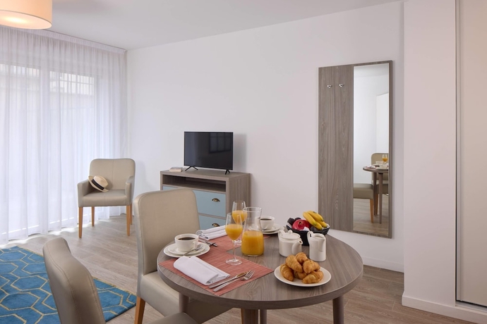Imagen de la habitación del Quality Aparthotel Morangis Orly. Foto 7