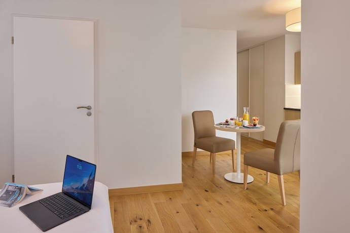 Imagen de la habitación del Quality Aparthotel Pau Porte des Pyr&eacute;n&eacute;es. Foto 8