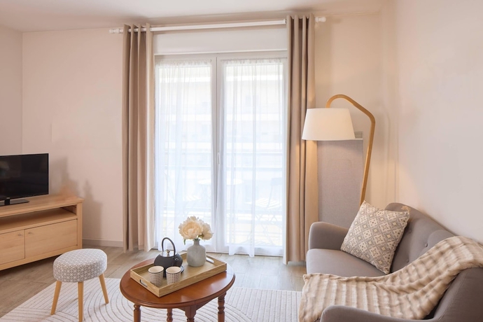 Imagen de la habitación del Quality Aparthotel Portes de Rennes. Foto 3