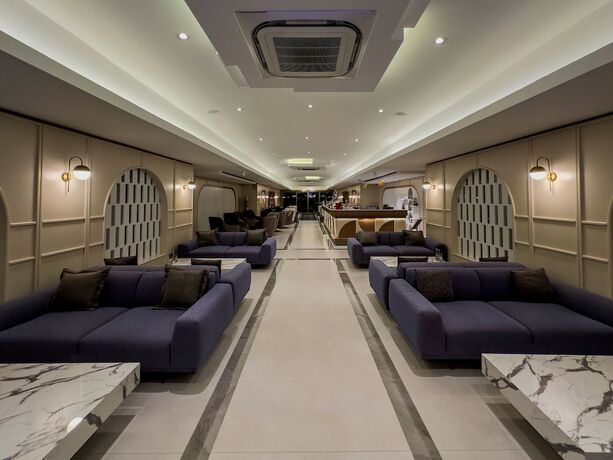 Imagen del bar/restaurante del Quality Gold Suit Hotel. Foto 6