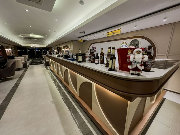 Imagen del bar/restaurante del Quality Gold Suit Hotel. Foto 7