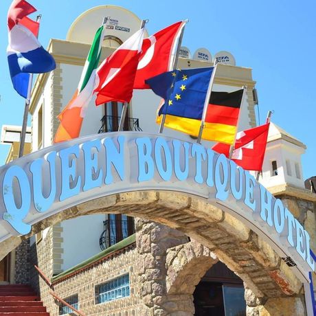 Imagen de la piscina del Queen Boutique Hotel. Foto 10