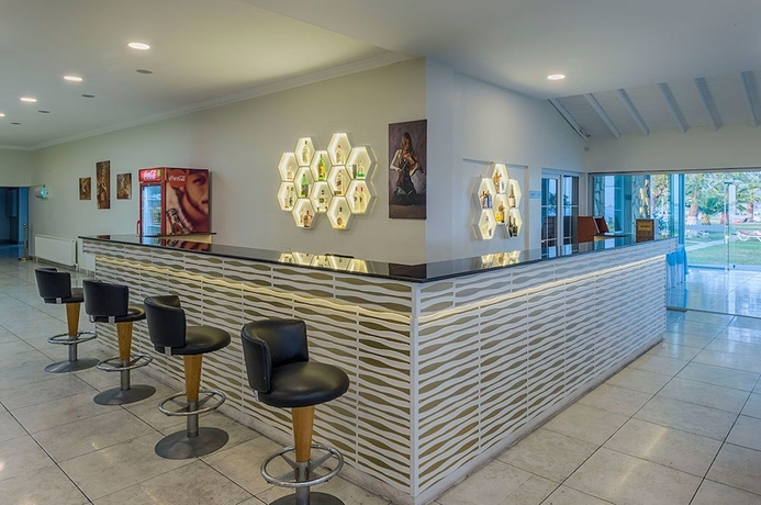 Imagen del bar/restaurante del RA RESORT OTEL. Foto 6