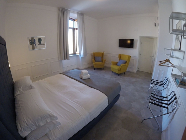 Imagen de la habitación del RAVIDA SUITES. Foto 7