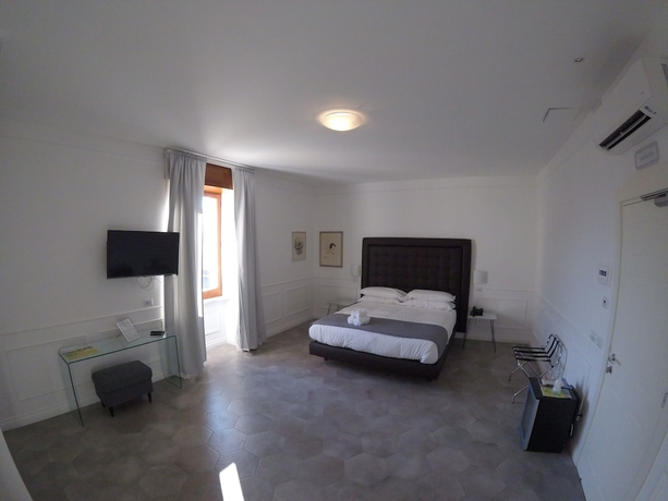 Imagen de la habitación del RAVIDA SUITES. Foto 9