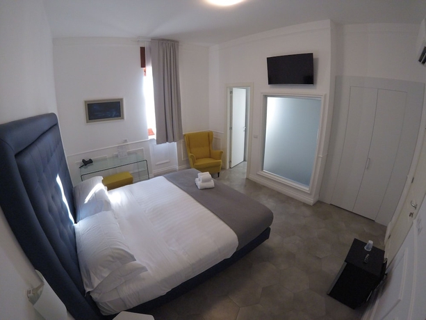 Imagen de la habitación del RAVIDA SUITES. Foto 12