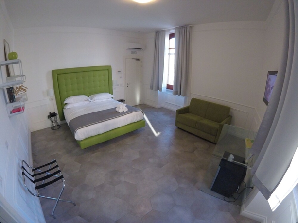 Imagen de la habitación del RAVIDA SUITES. Foto 13