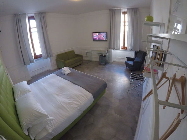 Imagen de la habitación del RAVIDA SUITES. Foto 14