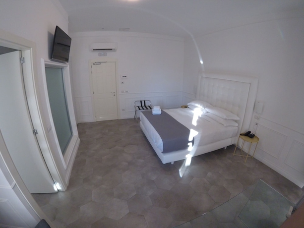 Imagen de la habitación del RAVIDA SUITES. Foto 17