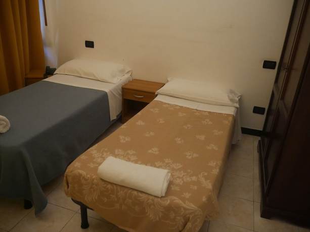 Imagen de la habitación del RED AND BLUES MUSIC HOTEL GENOVA. Foto 3