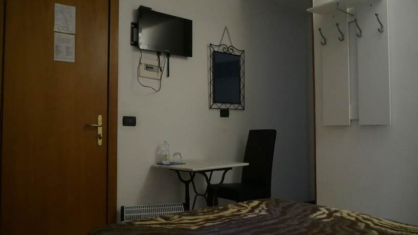 Imagen de la habitación del RED AND BLUES MUSIC HOTEL GENOVA. Foto 6