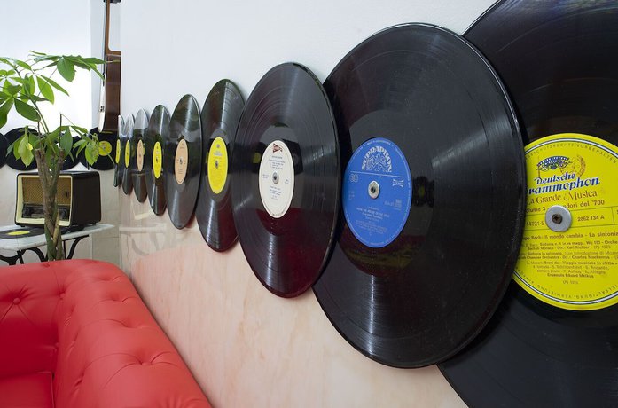 Imagen de los interiores del RED AND BLUES MUSIC HOTEL GENOVA. Foto 17