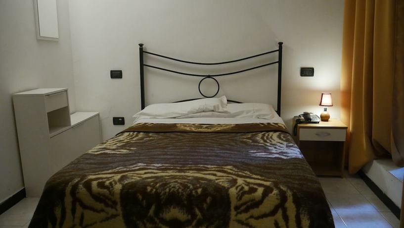 Imagen de la habitación del RED AND BLUES MUSIC HOTEL GENOVA. Foto 11