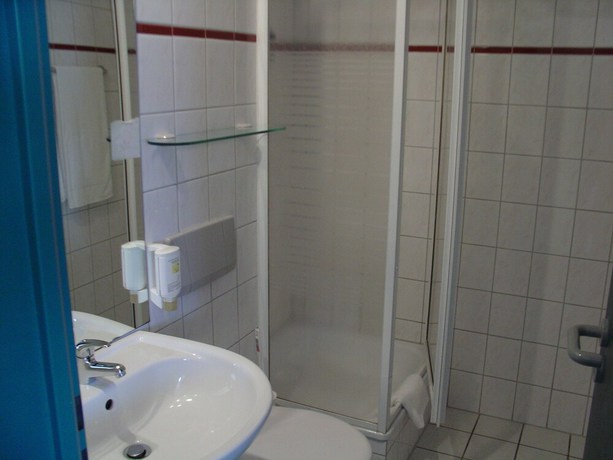 Imagen de la habitación del REGIOHOTEL Halle/ Leipzig Airport. Foto 16