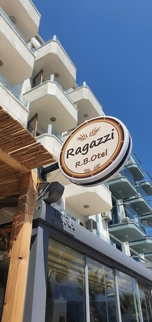 Imagen general del REIS BEACH HOTELandRESTAURANT. Foto 1