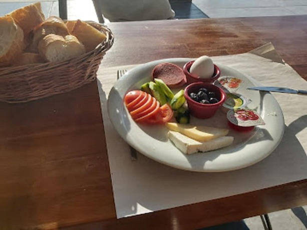 Imagen general del REIS BEACH HOTELandRESTAURANT. Foto 2