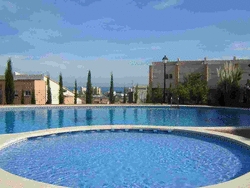 Imagen de la piscina del RESIDENCIAL ESTIBALIZ. Foto 5