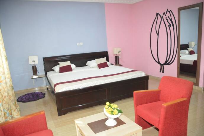 Imagen de la habitación del ROYAL LEE\'S HOTEL. Foto 6