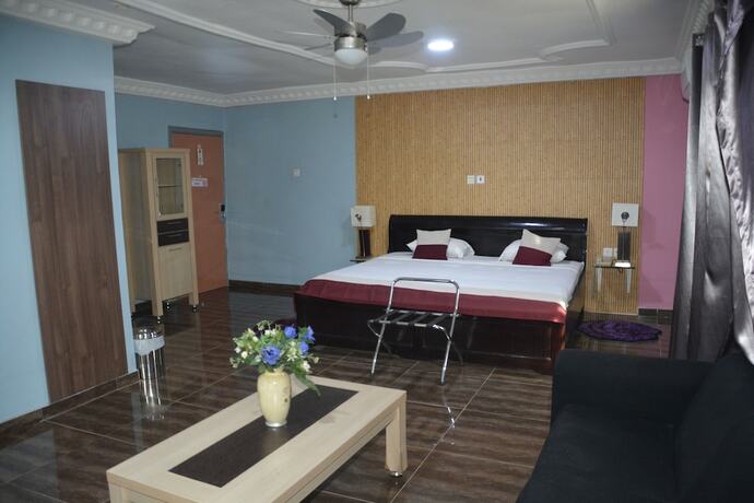 Imagen de la habitación del ROYAL LEE\'S HOTEL. Foto 7