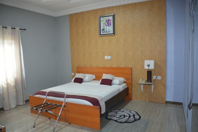 Imagen de la habitación del ROYAL LEE\'S HOTEL. Foto 11