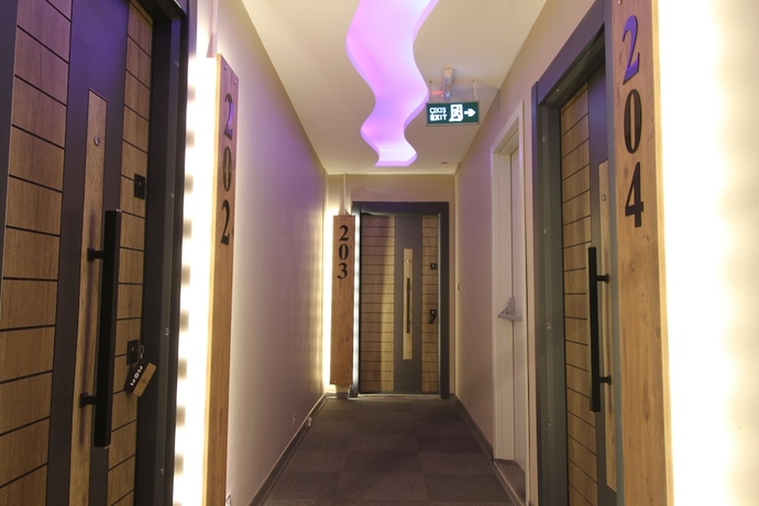 Imagen de los interiores del ROYAL İNN BORNOVA. Foto 12