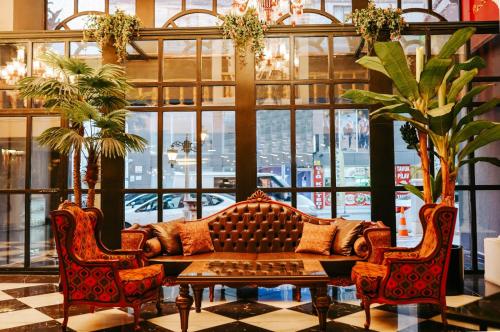 Imagen general del RÖNESANS LİFE HOTEL. Foto 1