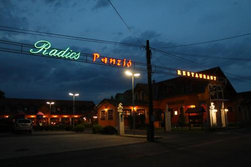 Imagen general del Radics Panzió Étterem és Pihenő Központ. Foto 1
