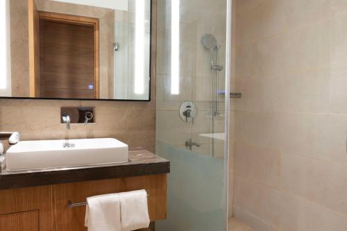 Imagen de la habitación del Radisson Hotel Vrindavan. Foto 18