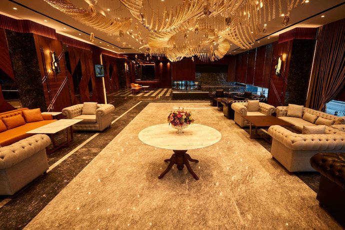 Imagen de los interiores del Ramada By Wyndham Istanbul Umraniye. Foto 17