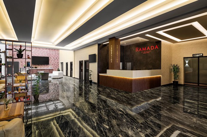 Imagen de los interiores del Ramada By Wyndham Karacabey. Foto 19