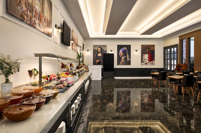 Imagen del bar/restaurante del Ramada By Wyndham Karacabey. Foto 2