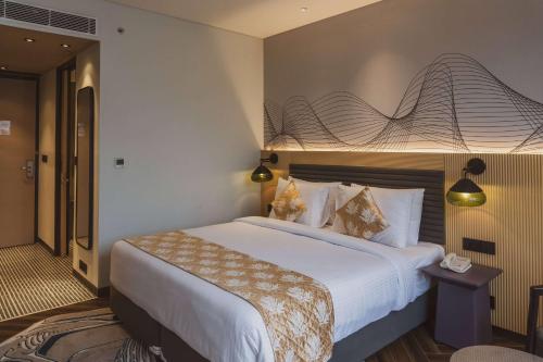 Imagen de la habitación del Ramada Encore By Wyndham Bhiwadi Phool Bagh Chowk. Foto 6