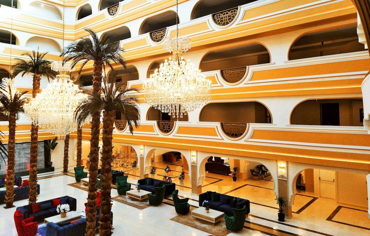 Imagen de los interiores del Ramada Plaza By Wyndham Silivri. Foto 16