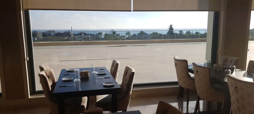 Imagen del bar/restaurante del Ramada Plaza By Wyndham Silivri. Foto 2