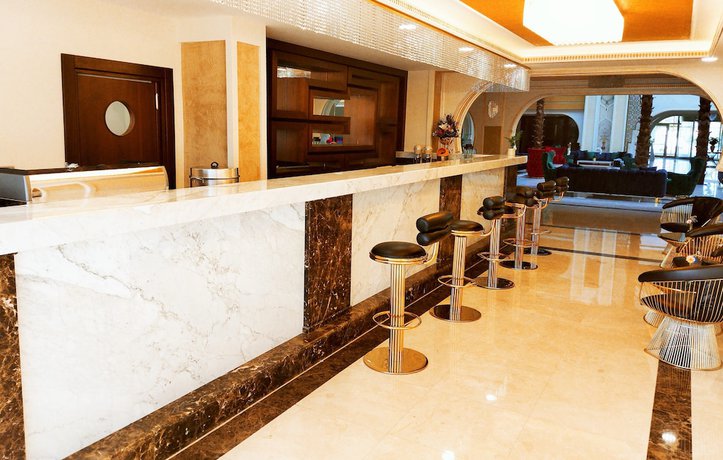 Imagen de los interiores del Ramada Plaza By Wyndham Silivri. Foto 19