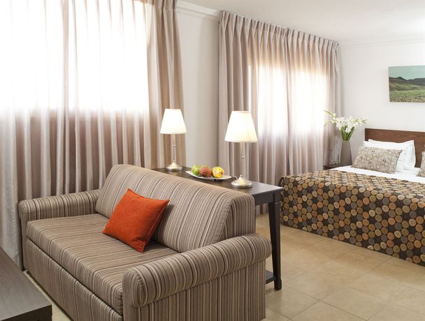 Imagen de los exteriores del Ramon Suites Hotel. Foto 8