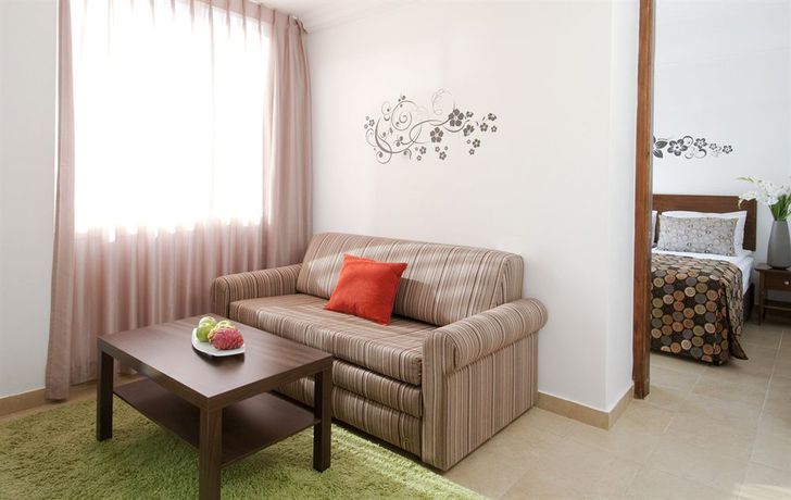 Imagen de los interiores del Ramon Suites Hotel. Foto 16